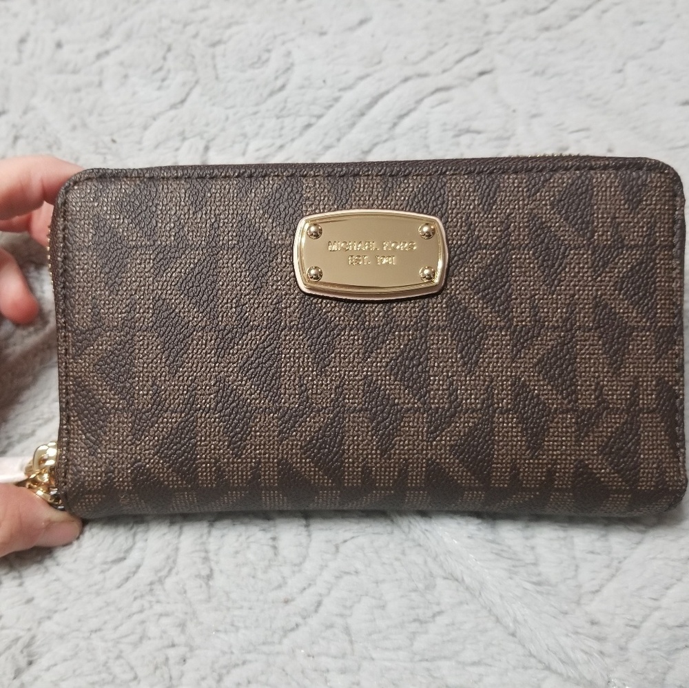 Michael Kors Jet Set Item Large Flat MF Phone Case